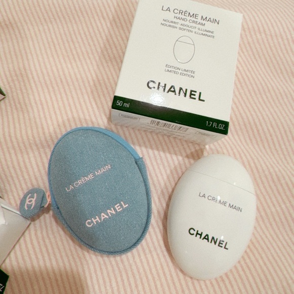 CHANEL LA CRÈME MAIN 2026 Denim Limited Edition (Lotion +Denim pouch) - Picture 2 of 4